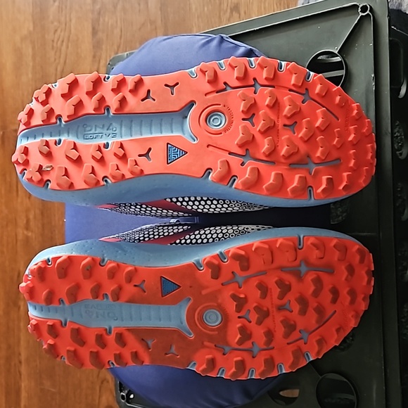 Brooks - Picture 4 of 7